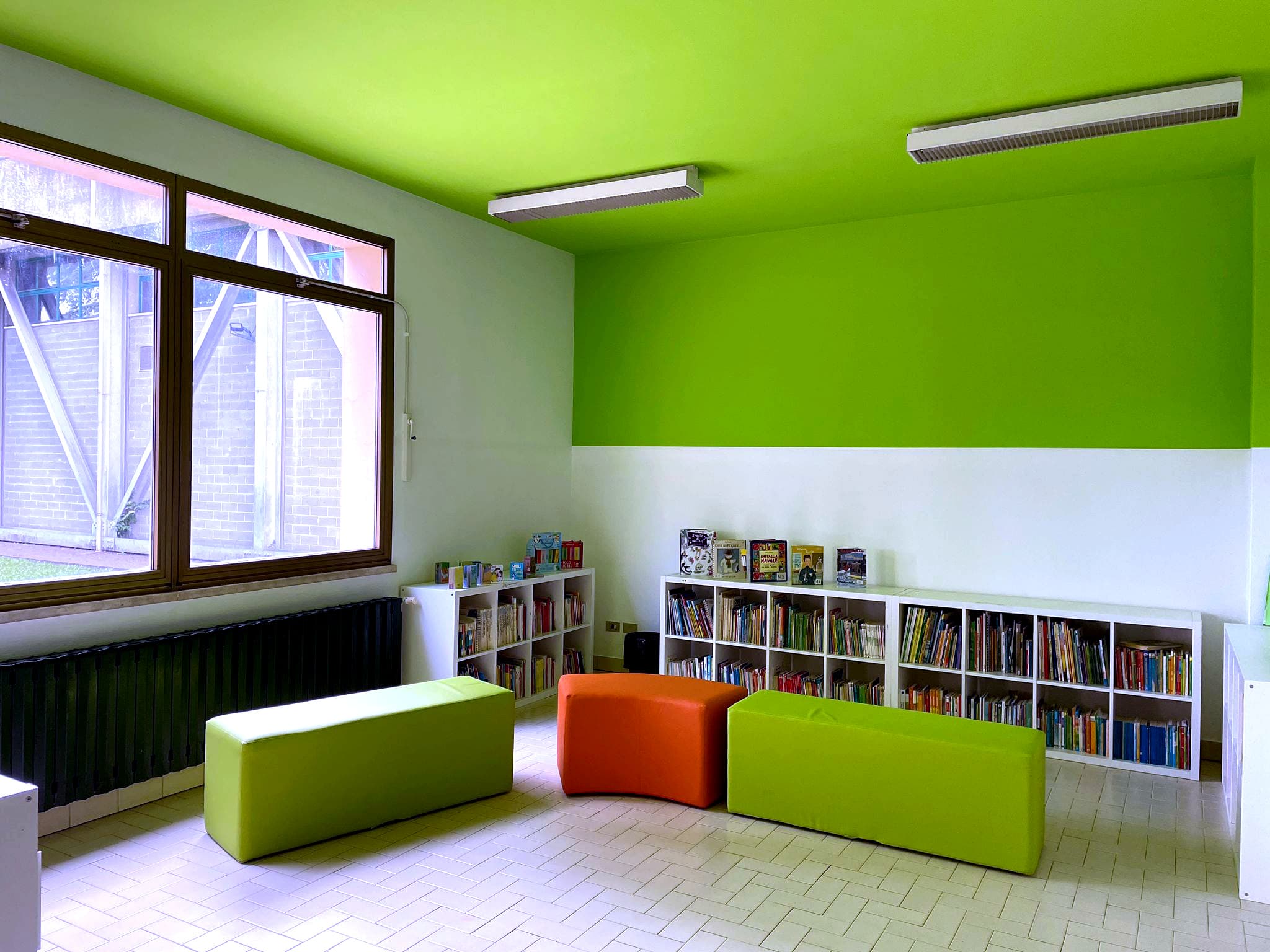 Tinteggiatura ambienti didattici - Scuola Primaria Carducci - Immagine 1